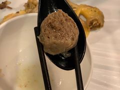 爆汁牛肉丸-鲜入围煮花胶鸡海鲜火锅