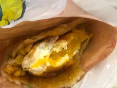 炸蛋葱油饼-小红车炸蛋葱油饼