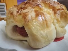 芝士肠仔包-洪記餅店(虹泉路店)
