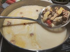 -尚尚仙·酸汤猪手·猪肚鸡火锅(华联万柳购物中心店)