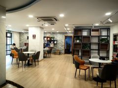 -上海市静安区图书馆(新闸路馆)