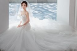 -艾米丽婚纱礼服