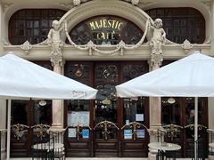 -Majestic Café