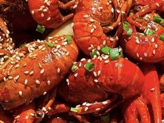 -肥肥虾庄·金牌油焖大虾(汉街SKP店)
