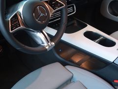 -宁波之星奔驰4S店(海曙店)