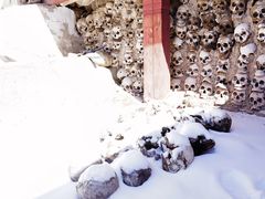 -比如骷髅墙景区