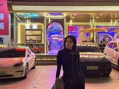 -肥小宝·金牌油焖大虾(襄阳龙虾地标店)