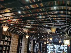 -钟书阁(松江泰晤士小镇店)