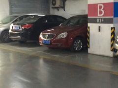 -龙阳广场-地下停车库