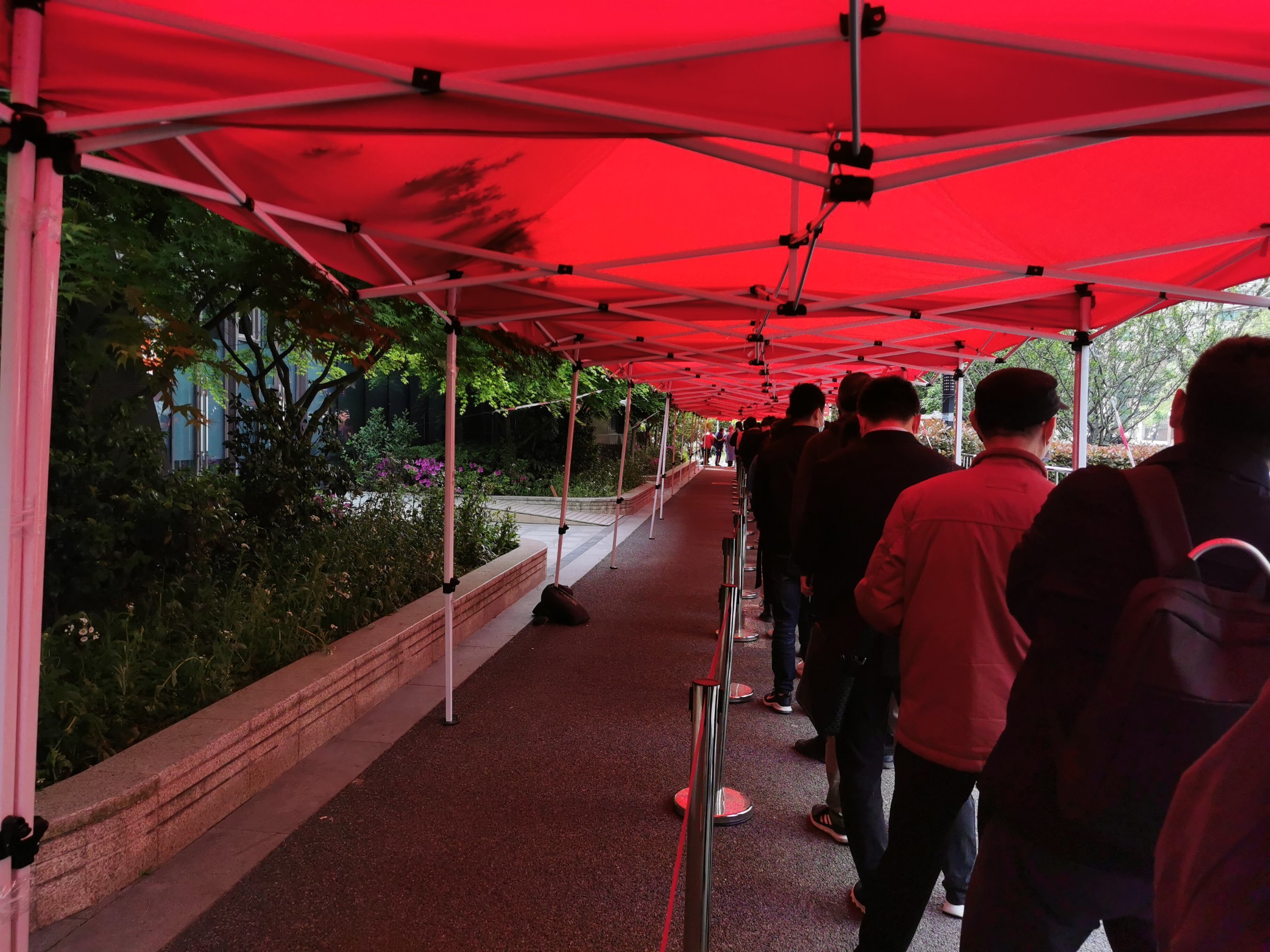 新冠疫苗接种准备好身份证,随申码,预约