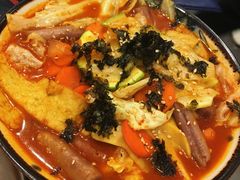 鱼饼辣白菜炒年糕-芝士牛炭火烤肉
