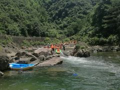 -安吉龙王山峡谷漂流