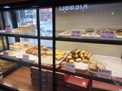面包甜点陈列柜-起士林(荣安大街店)