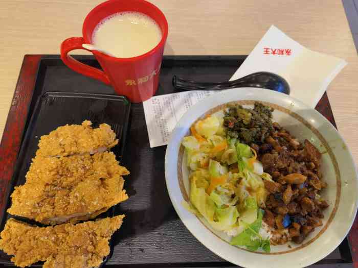 口感还不错豆浆比较醇但香菇卤肉少了点饭倒是挺足