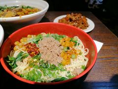 -爆炸头阿姨小四川正宗川味小吃(无任何分店)