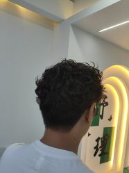 -V7 HAIR SALON