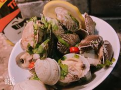 -沪小二炭火蛙锅(淮海中路美食不夜城店)