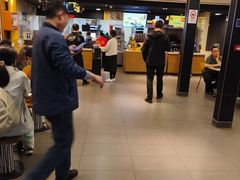 -麦当劳(上海虹桥站30B检票口楼上)