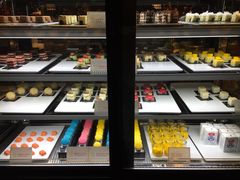 面包甜点陈列柜-半岛翡丽海鲜自助餐厅(观风亭店)