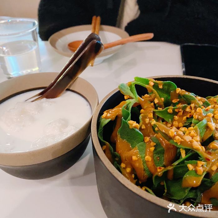 胡麻(静安嘉里店)奶白酒图片