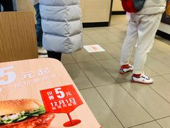 -麦当劳(得来速车道点餐 五里墩店)