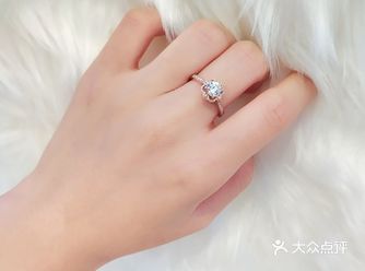 我的结婚钻戒一定是超好看的呀