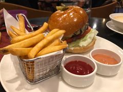 -WOLFGANG PUCK KITCHEN & BAR(迪士尼小镇店)