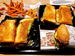 -The Habit Burger Grill 哈比特汉堡(复兴soho店)