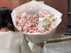 -何兮花店·气球派对鲜花店(马桥银春路万科城店)