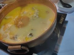-鲜入围煮花胶鸡海鲜火锅
