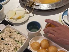 -左庭右院鲜牛肉火锅(金山万达店)