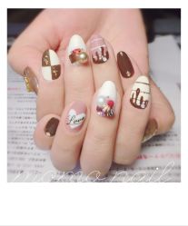 -Momo nail 日系美甲