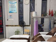 -创新足专业修脚(龙荷路店)