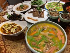 -万重锦·人文川菜馆(骡马市店)