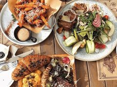 -Mark&Mars Restaurant