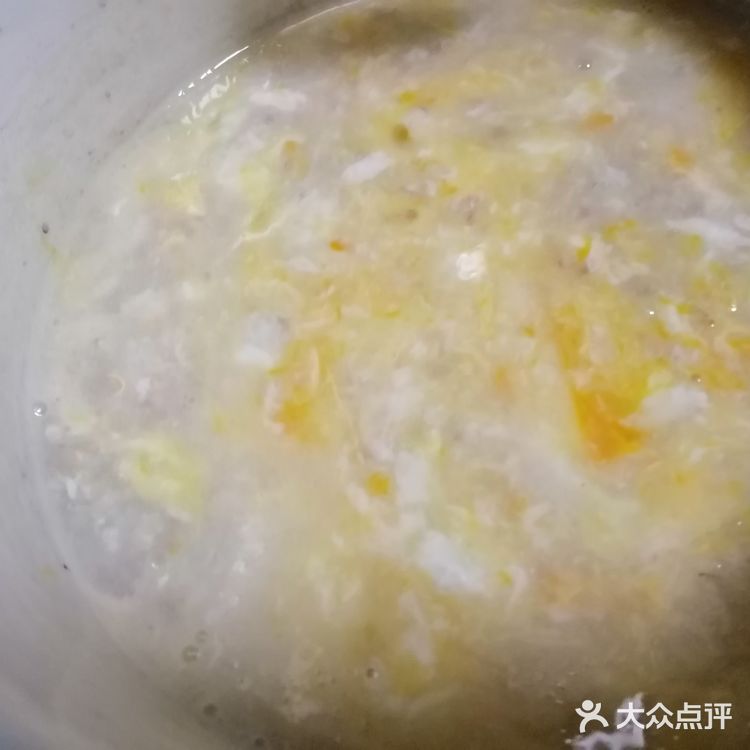 秋季的早餐，来一份润肠暖胃的～燕麦鸡蛋粥