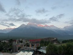 -玉龙雪山游客服务中心