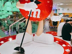 -m豆巧克力世界(上海世茂广场店)