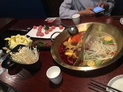 -重庆爽翻天老火锅(临平万达广场店)