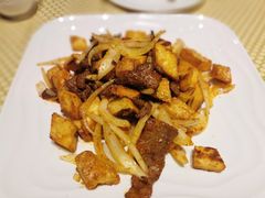 馕丁炒烤肉-巴扎美食·新疆菜·西域歌舞表演餐厅(新疆大厦店)