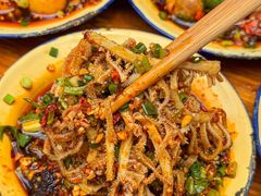 -拈签一笑黄牛肉辣卤串串