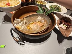 -桂满陇·蟹黄小笼汤包(中山公园店)