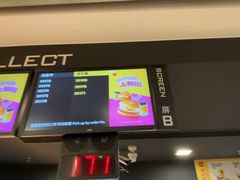 -麦当劳(上海虹桥站30B检票口楼上)