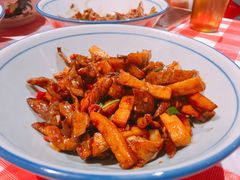 腊肥肠炒杏鲍菇-荆九爷爆炒桥头三嫩(浙大店)