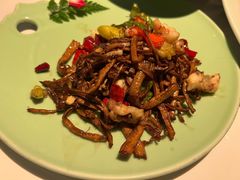 茶树菇炒鲜鱿-卯时·龙光雅宴·精致锡帮菜(惠山古镇店)