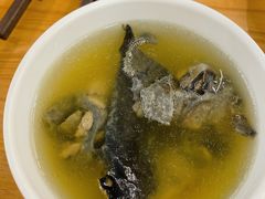 乌鸡人参煨汤-民间瓦缸煨汤館(嵩山路店)