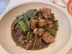 锅仔扁豆炖排骨-好大嫂手擀面