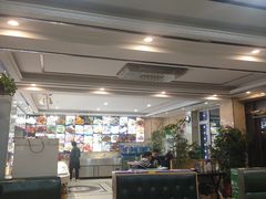 大堂-李连贵熏肉大饼(太行山路分店)