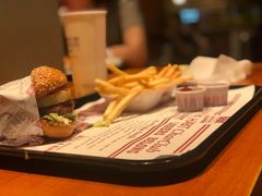 -The Habit Burger Grill 哈比特汉堡(复兴soho店)