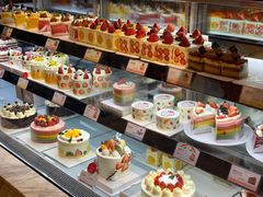 彩虹蛋糕-罗森尼娜(德思勤店)